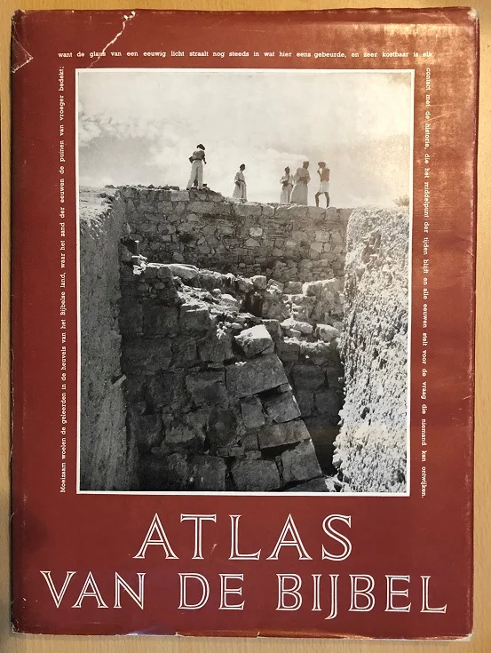Uitverkoop Atlas van de Bijbel, met medewerking van de Bijbelgeograaf dr. A. van Deursen – Elsevier (3e druk 1955, met stofomslag)