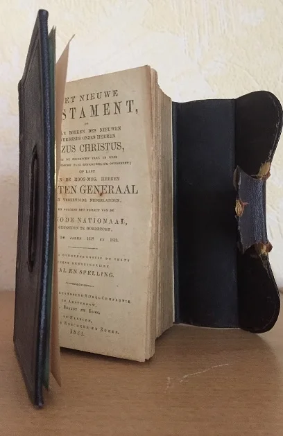 Finale Uitverkoop Het Nieuwe Testament, of, Alle boeken des Nieuwen Verbonds Onzes Heeren Jezus Christus – Nederlandse Bijbel-Compagnie 1884 (Leren mini Kerkbijbel)