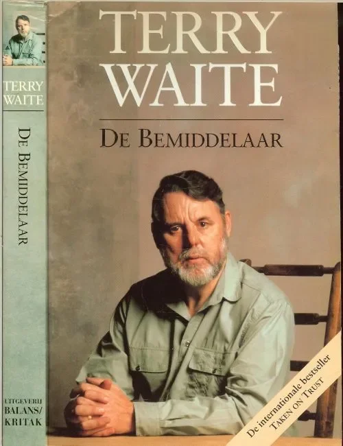 Populair De bemiddelaar .. Autobiografie. Terry Waite – die wereldberoemd werd omdat hij bijna vier jaar eenzame opsluiting in een cel in Beiroet overleefde.