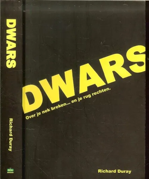 Weekendaanbieding Dwars – over je nek breken en je rug rechten .. Hoe kan dit ? Was het toeval ? Karakter ? Drugs ? Het antwoord lidt in uw handen , tussen twee kaften verscholen … Lees en leer huiver huil en geniet bij dit prachtige levensverhaal