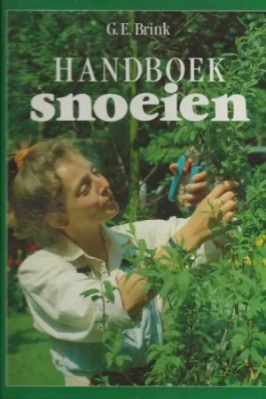 Aanbieding Handboek snoeien .. van Botanische termen tot naamgeving groepen van houtige gewassen maar ook voor gebruik als dek berm en onderbeplanting kortom een boek om in te grasduinen Brink . G.B. Omslag illustrties van Peter Bernard met Tekeningen van G. HÃ¼sstege