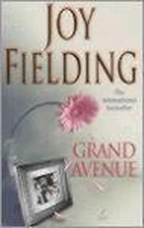 Headline GRAND AVENUE, Hardcover, 502 pagina's Exclusieve Aanbieding