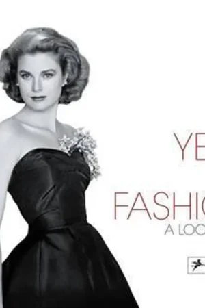 A Year in Fashion Direct Verzonden